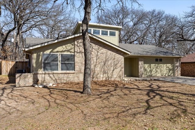 1113 Wood Ridge Drive, Azle, TX 76020