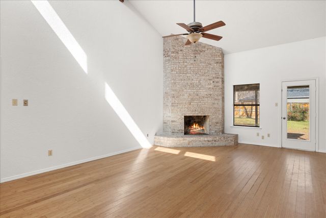 1113 Wood Ridge Drive, Azle, TX 76020