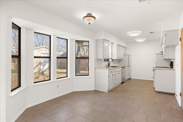 1113 Wood Ridge Drive, Azle, TX 76020