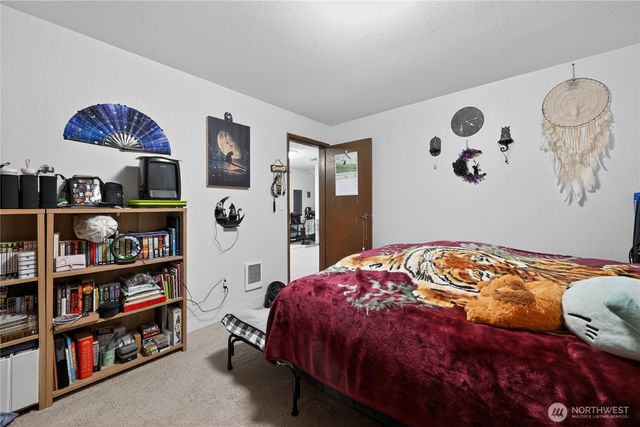 37135 2nd Avenue SW, Federal Way, WA 98023