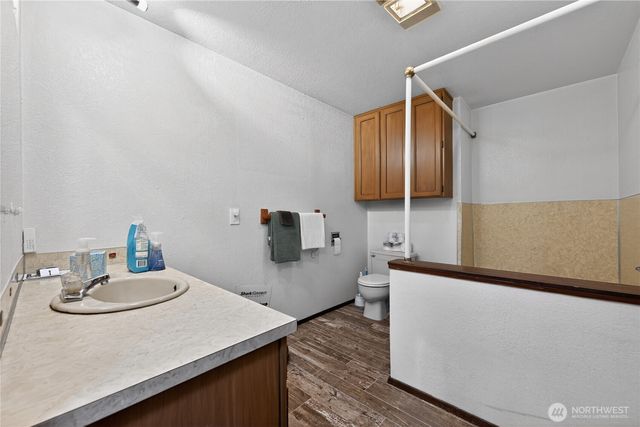 37135 2nd Avenue SW, Federal Way, WA 98023
