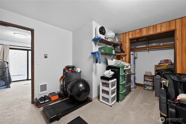 37135 2nd Avenue SW, Federal Way, WA 98023