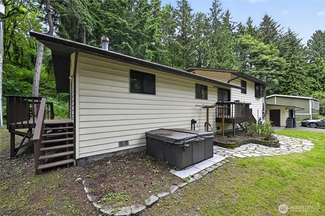 37135 2nd Avenue SW, Federal Way, WA 98023