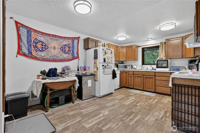 37135 2nd Avenue SW, Federal Way, WA 98023