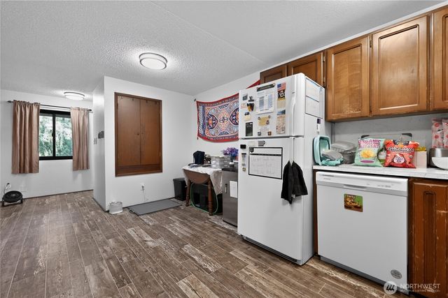 37135 2nd Avenue SW, Federal Way, WA 98023