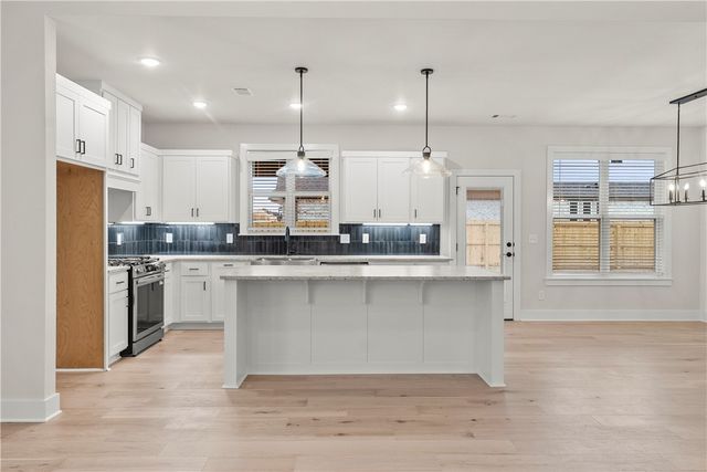 1460 Dresden Drive, Centerton, AR 72719