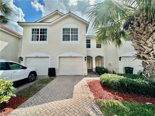 996 Hampton CIR 71, Naples, FL 34105