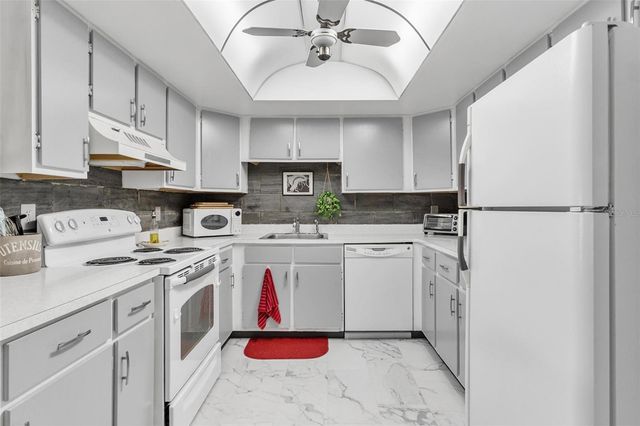 574 MIDWAY DRIVE B, Ocala, FL 34472