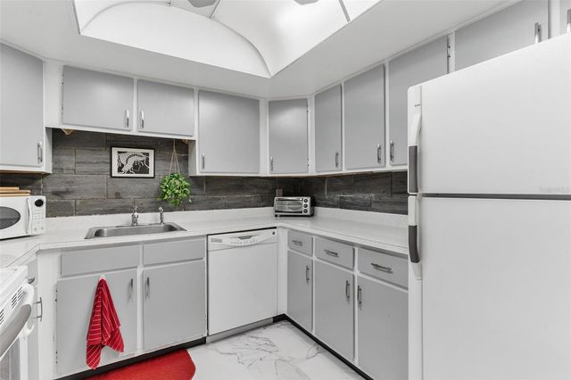 574 MIDWAY DRIVE B, Ocala, FL 34472