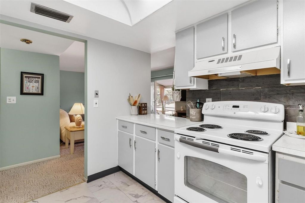 Image 16 of property listing at 574 MIDWAY DRIVE B, Ocala, FL 34472