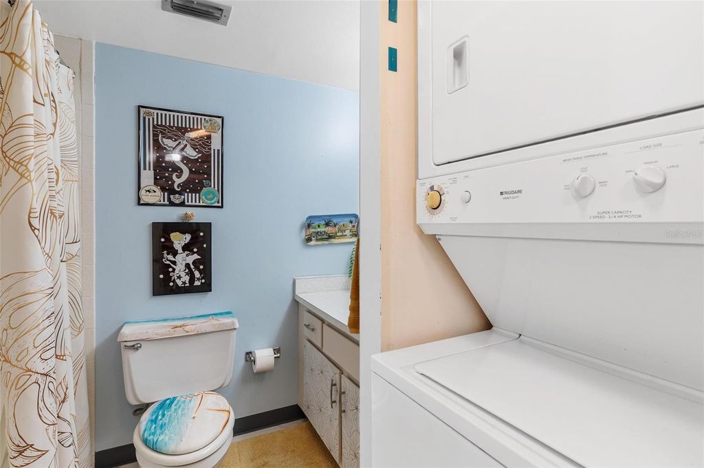 Image 17 of property listing at 574 MIDWAY DRIVE B, Ocala, FL 34472