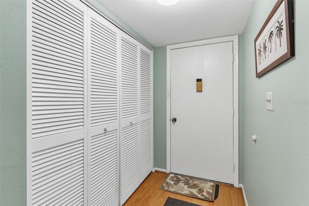 Image 6 of property listing at 574 MIDWAY DRIVE B, Ocala, FL 34472