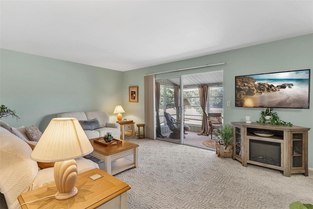 Image 8 of property listing at 574 MIDWAY DRIVE B, Ocala, FL 34472