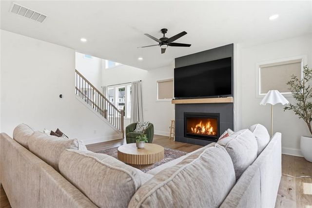 736 Keystone Drive, Woodstock, GA 30188