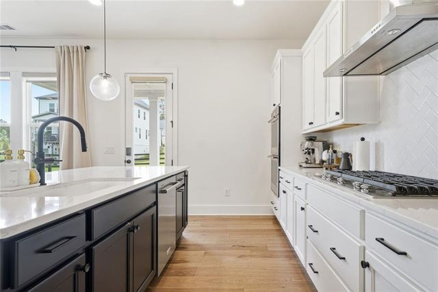 736 Keystone Drive, Woodstock, GA 30188