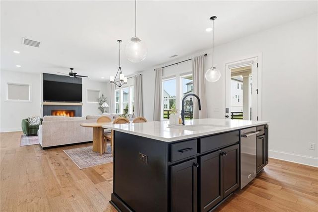 736 Keystone Drive, Woodstock, GA 30188