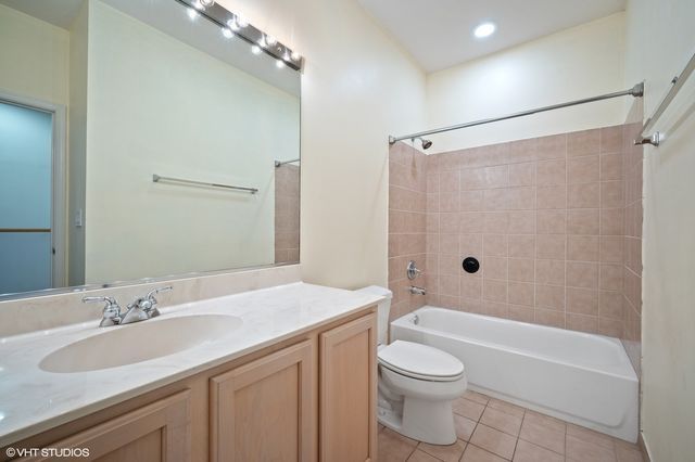 1345 S Indiana Parkway, Chicago, IL 60605