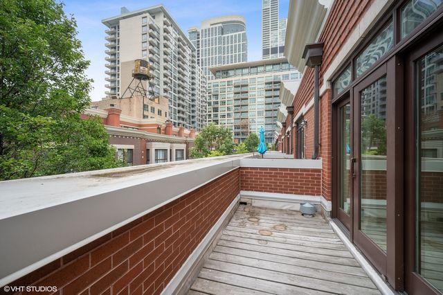 1345 S Indiana Parkway, Chicago, IL 60605