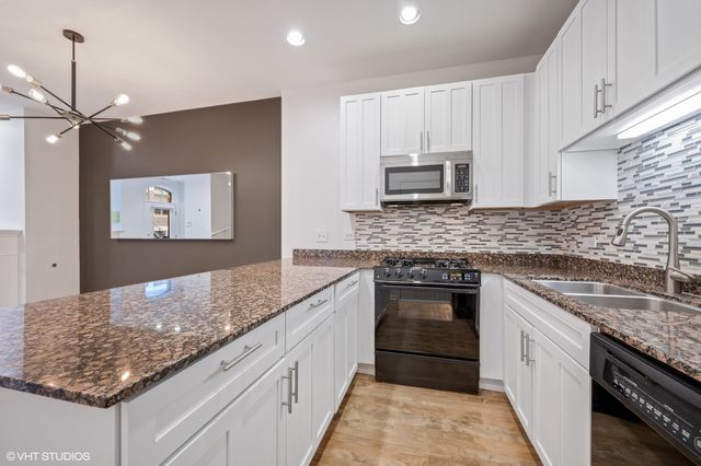 1345 S Indiana Parkway, Chicago, IL 60605