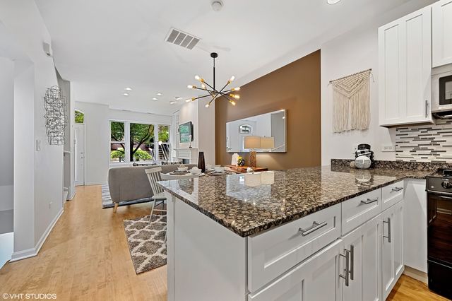 1345 S Indiana Parkway, Chicago, IL 60605