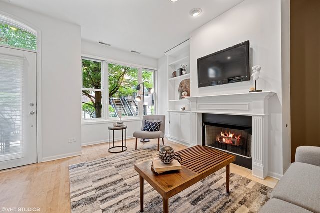 1345 S Indiana Parkway, Chicago, IL 60605