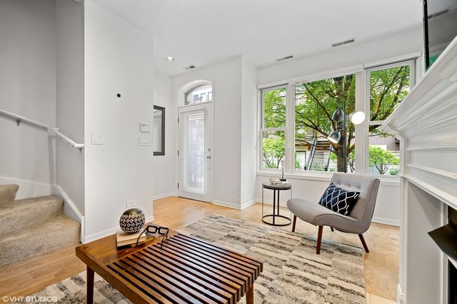 1345 S Indiana Parkway, Chicago, IL 60605