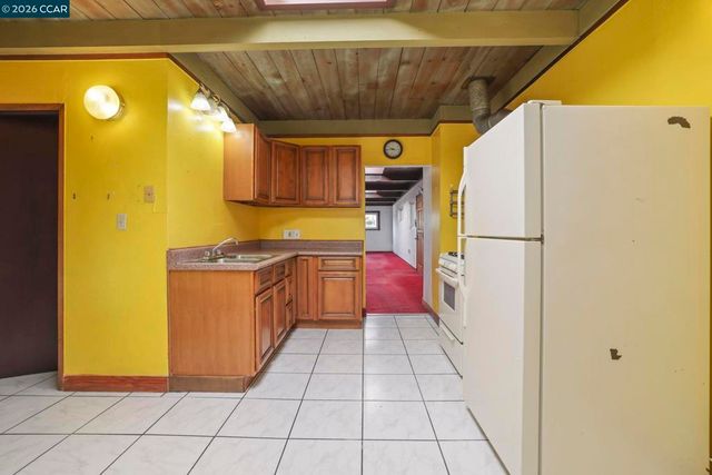 2415 Maine Ave, Richmond, CA 94804