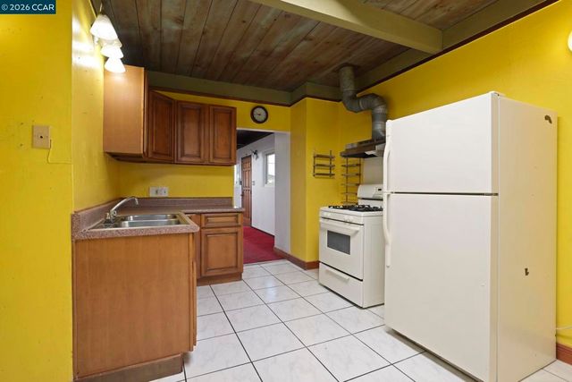 2415 Maine Ave, Richmond, CA 94804