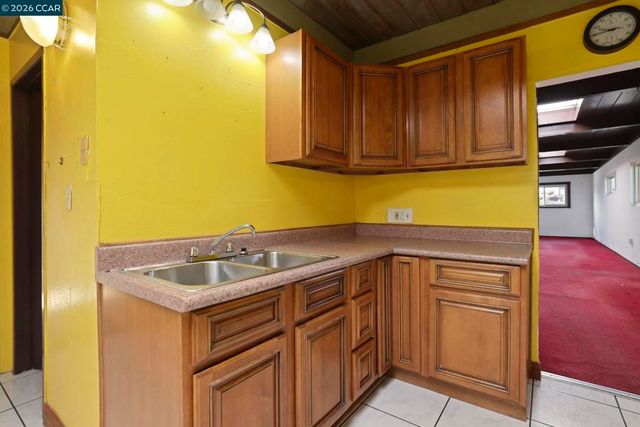 2415 Maine Ave, Richmond, CA 94804
