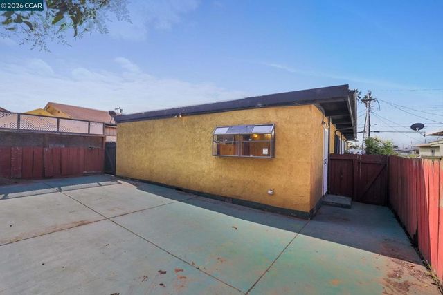 2415 Maine Ave, Richmond, CA 94804