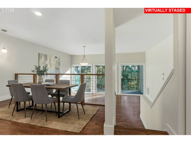 4 TOUCHSTONE 120, Lake Oswego, OR 97035