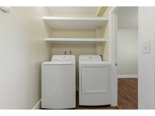 4 TOUCHSTONE 120, Lake Oswego, OR 97035