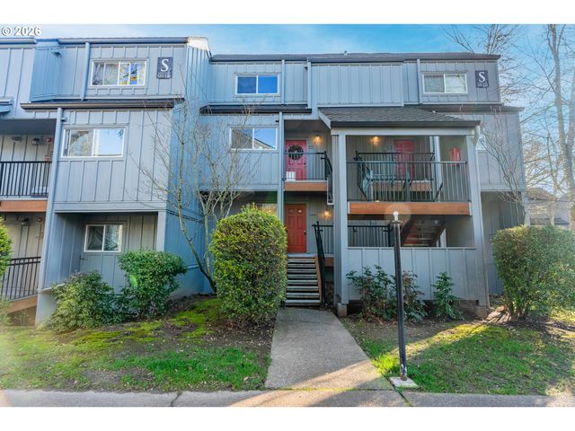 4 TOUCHSTONE 120, Lake Oswego, OR 97035