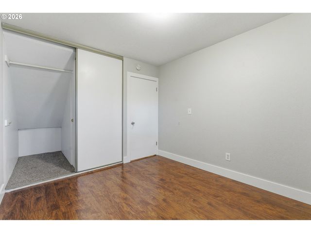 4 TOUCHSTONE 120, Lake Oswego, OR 97035