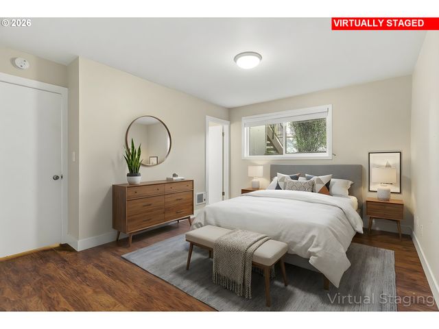 4 TOUCHSTONE 120, Lake Oswego, OR 97035