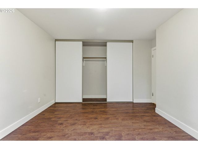 4 TOUCHSTONE 120, Lake Oswego, OR 97035