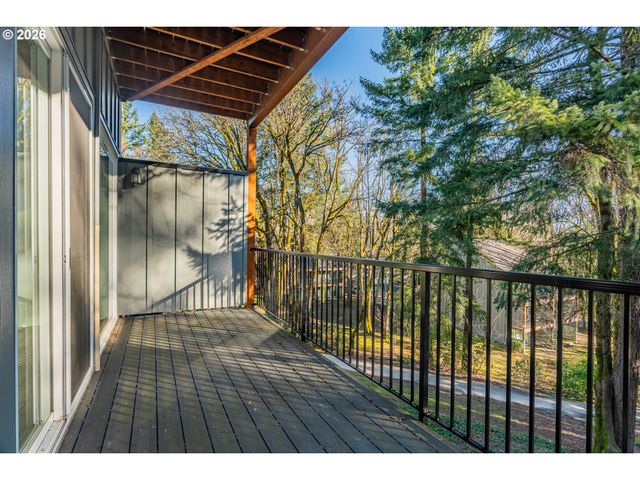 4 TOUCHSTONE 120, Lake Oswego, OR 97035