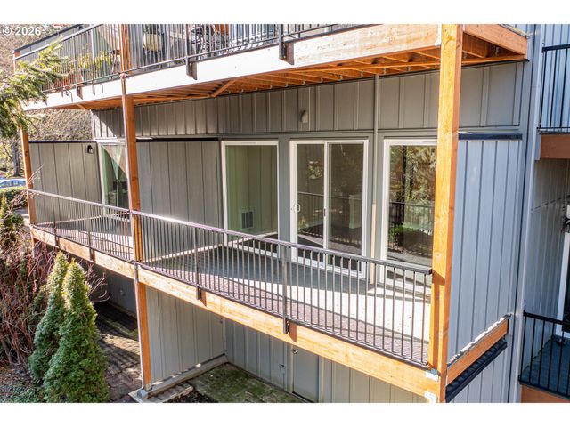 4 TOUCHSTONE 120, Lake Oswego, OR 97035