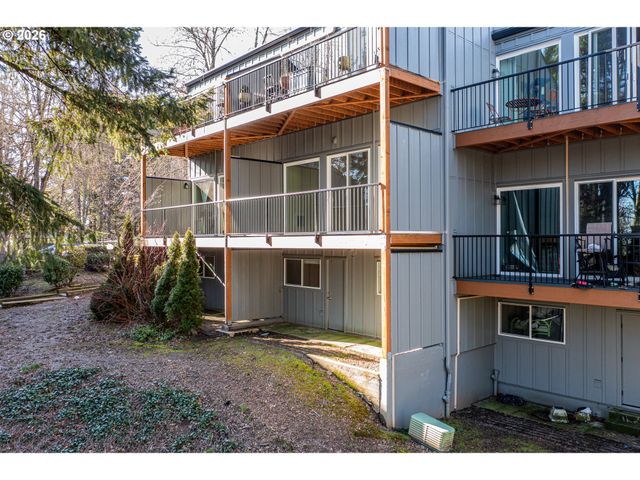 4 TOUCHSTONE 120, Lake Oswego, OR 97035