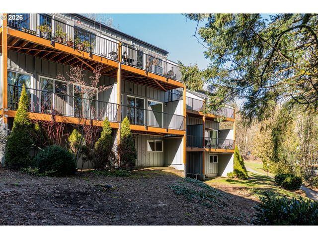 4 TOUCHSTONE 120, Lake Oswego, OR 97035