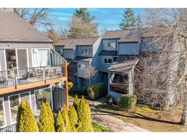 4 TOUCHSTONE 120, Lake Oswego, OR 97035