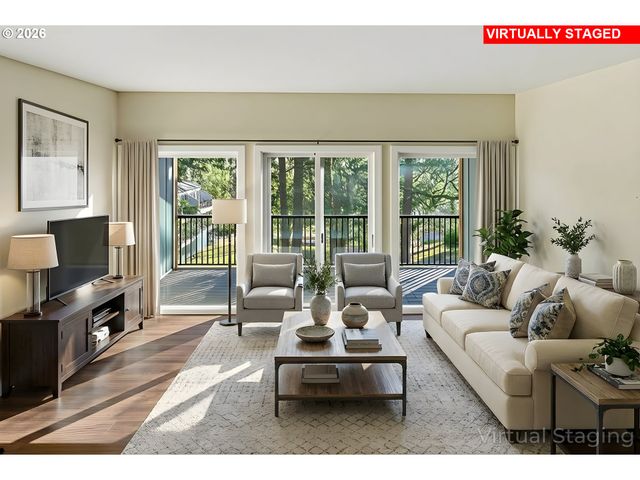 4 TOUCHSTONE 120, Lake Oswego, OR 97035