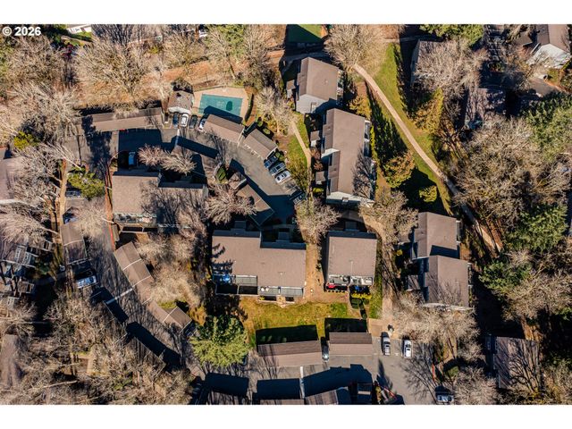 4 TOUCHSTONE 120, Lake Oswego, OR 97035