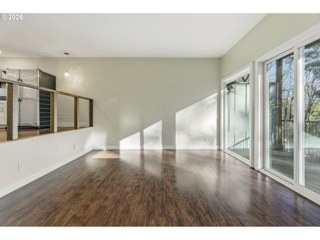 4 TOUCHSTONE 120, Lake Oswego, OR 97035