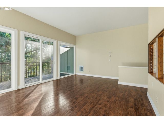 4 TOUCHSTONE 120, Lake Oswego, OR 97035