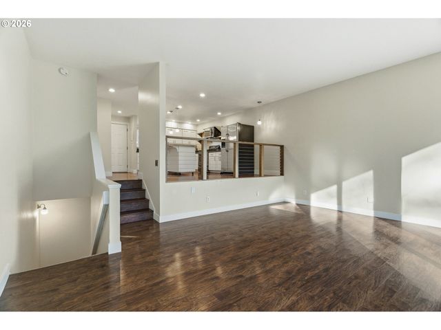 4 TOUCHSTONE 120, Lake Oswego, OR 97035