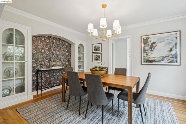 8 Hopkins Ct, Berkeley, CA 94706