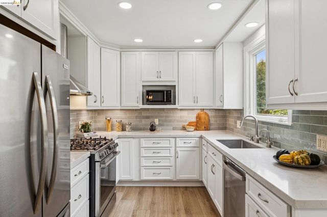 8 Hopkins Ct, Berkeley, CA 94706