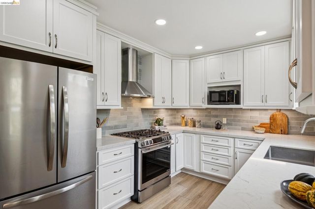 8 Hopkins Ct, Berkeley, CA 94706