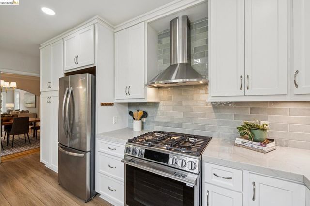 8 Hopkins Ct, Berkeley, CA 94706